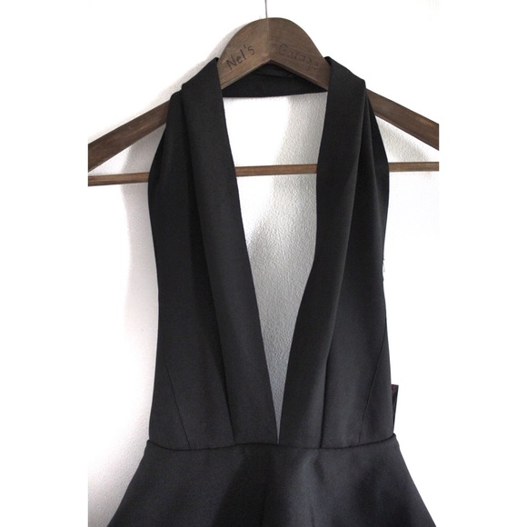 Wow Couture NWT Black Halter Deep Plunge Ruffled Skirt Peplum Span Dress Medium - Picture 2 of 4
